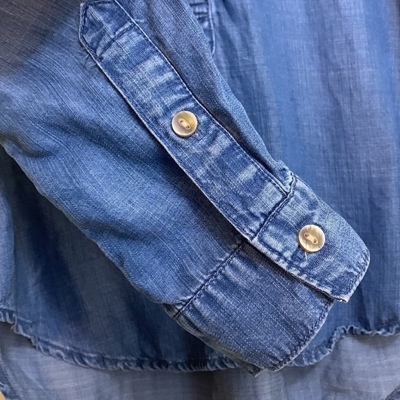 Cloth & Stone | 100% Tencel Blue Denim Hi Lo Rounded Hem 3 Button Top Shirt S - Picture 10 of 17